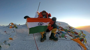 Un indio sancionado por haber simulado su ascenso al Everest finalmente hace cima