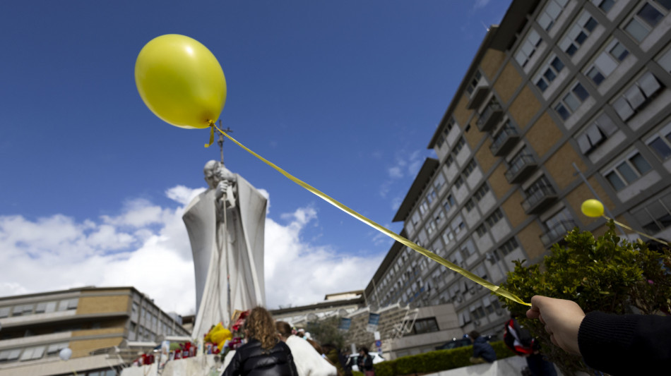 Il Papa ha trascorso notte senza ventilazione meccanica