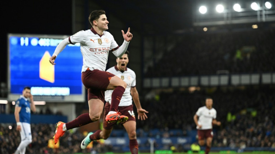 City vence Everton de virada (3-1) e é 4º no Inglês; Chelsea derrota Crystal Palace