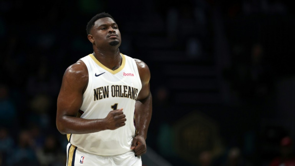 Pelicans upset Wolves, Heat scorch Lakers