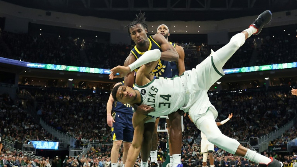 Antetokounmpo scores 64 in stormy Bucks win, Lakers down Spurs