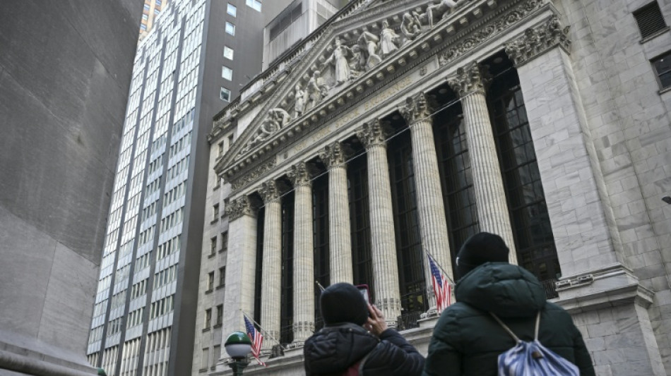 Wall Street sans grand entrain, les droits de douane continuent de peser