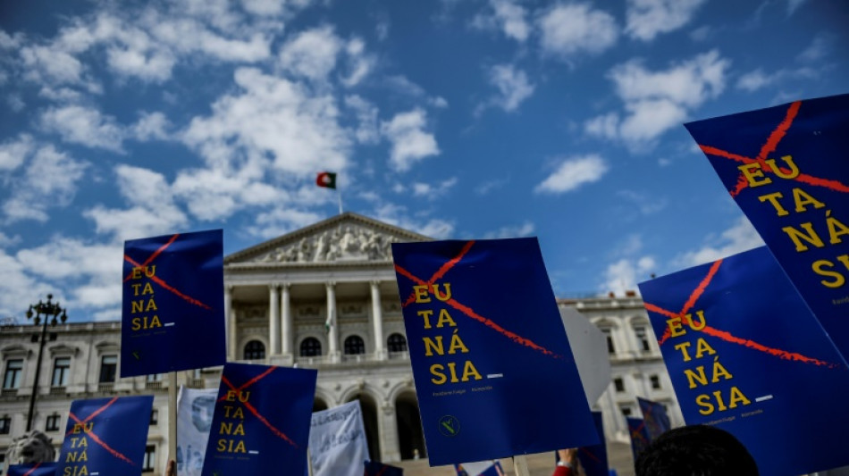 Parlamento português descriminaliza a eutanásia