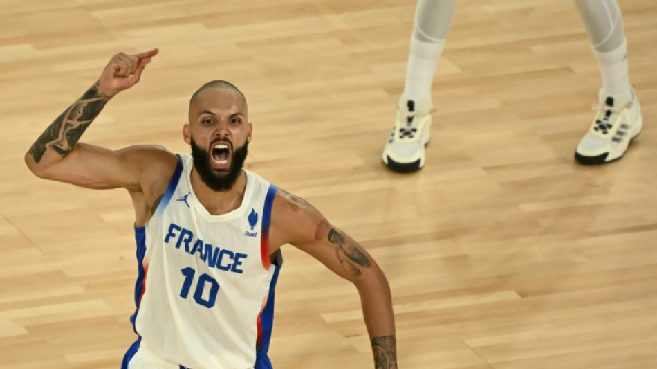 Basket: les Bleus sortent un exploit et le Canada en quarts