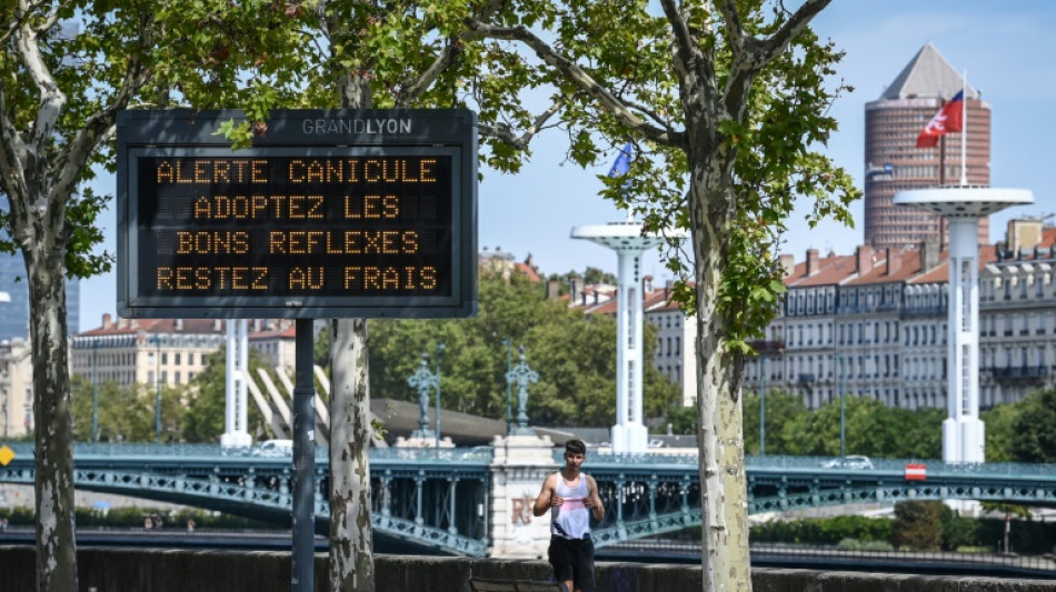 La canicule continue d'écraser la France, 50 départements en vigilance orange