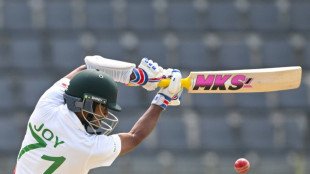 Vishwa takes four to leave Bangladesh trailing by 92