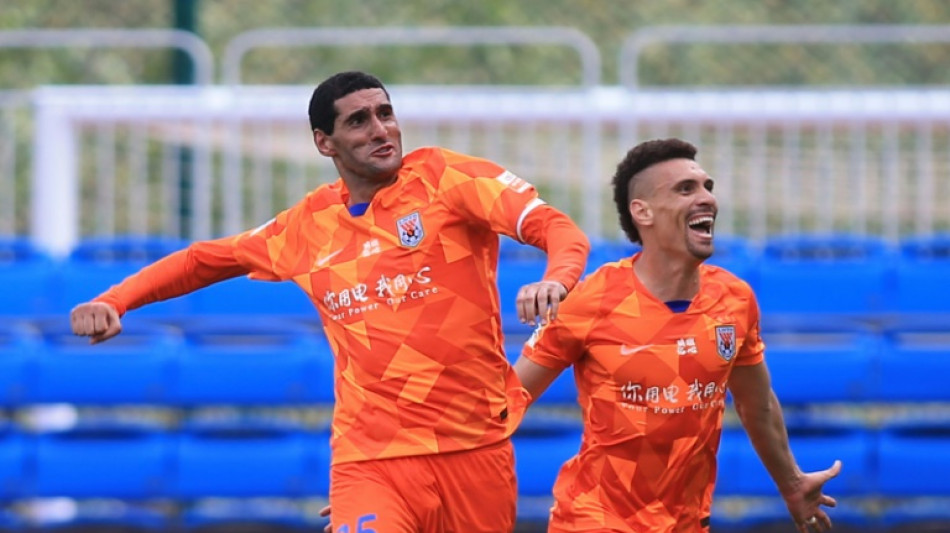 Ex-United star Fellaini bids emotional farewell to Chinese football