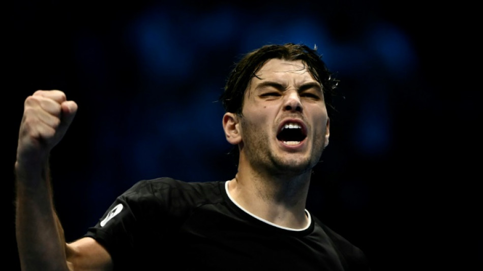 Fritz vence De Minaur, e Sinner vai à semifinal do ATP Finals sem jogar