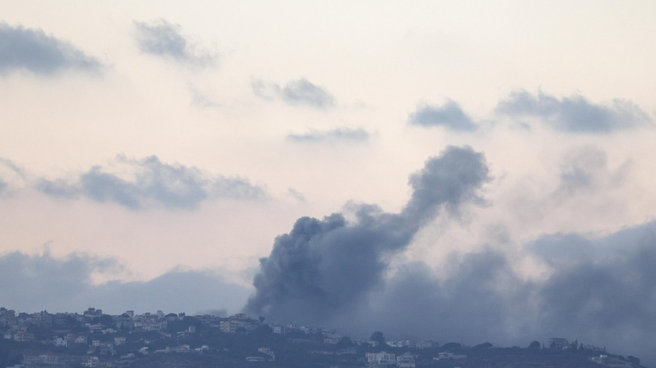 'Israele colpisce un campo di profughi palestinesi in Libano'