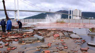 Morti e 20.000 evacuati in Vietnam per tempesta tropicale