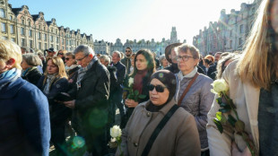 Arras: journée d'hommages, Macron veut un "Etat impitoyable" contre les porteurs de "haine" 