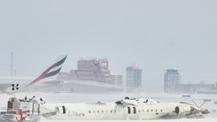 Avión volcado en Toronto descendió muy rápido, según informe preliminar