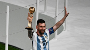 Lionel Messi recibe el Balón de Oro del Mundial de Catar-2022