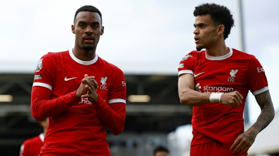 Liverpool vence na visita ao Fulham (3-1) e é líder do Inglês ao lado do Arsenal