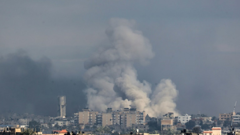 UE pede investigação sobre agência de ajuda palestina; combates continuam em Gaza