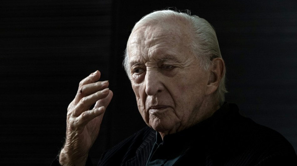 Murió Pierre Soulages, el pintor francés que iluminó el color negro