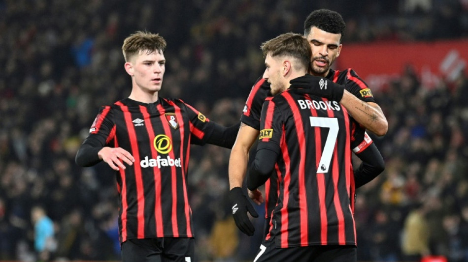 Bournemouth crush Swansea to reach FA Cup last 16