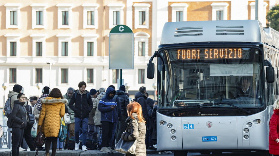 A Roma metro chiuse per sciopero, l'8/11 è stop nazionale