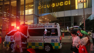 Un adolescent arrêté après une fusillade dans un centre commercial à Bangkok