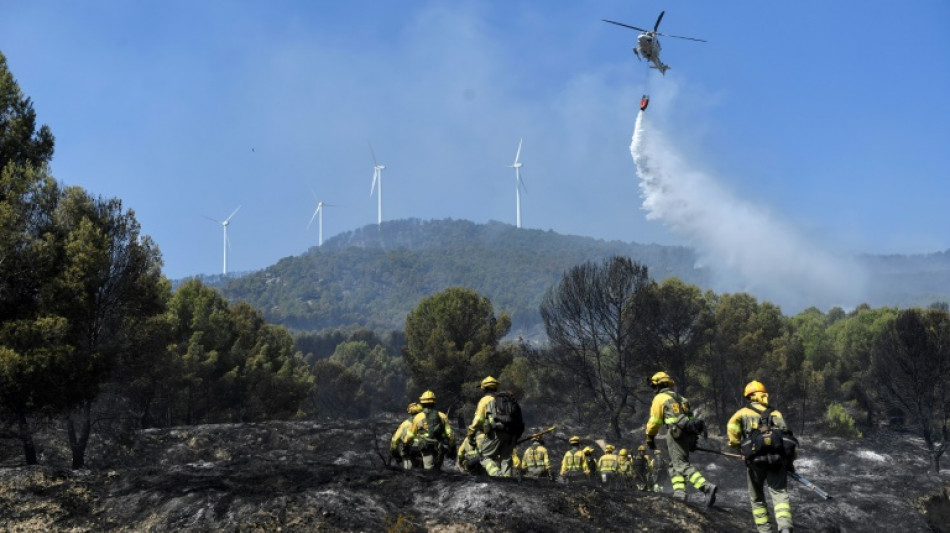 El primer gran incendio del año en España sigue ardiendo sin control