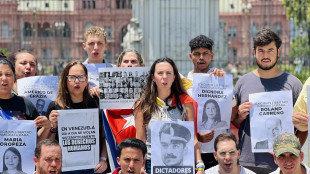 I venezuelani di Argentina protestano in Plaza de Mayo