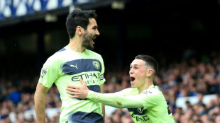 Arsenal perde para o Brighton e deixa caminho aberto para o líder City, que vence Everton (3-0)