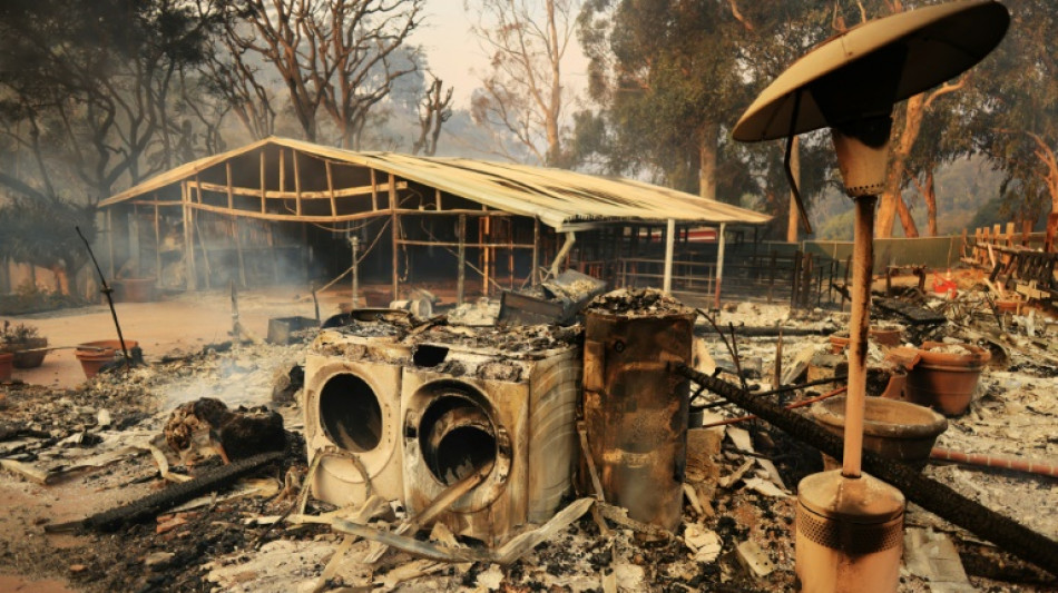 Des milliers de personnes évacuées de Malibu ravagée par les flammes