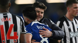 Pochettino calls for Chelsea unity after Newcastle win