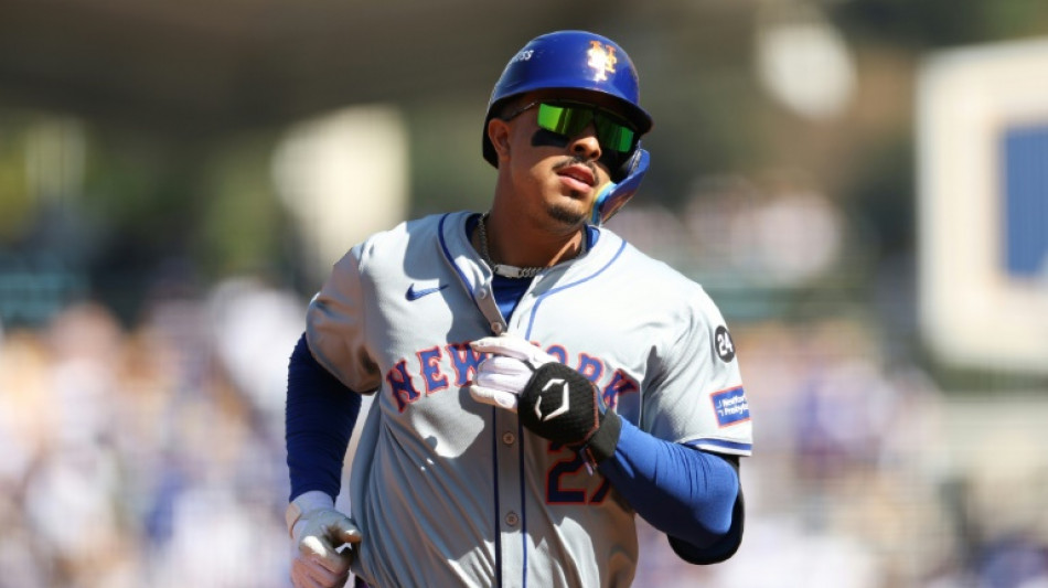 Home runs propel Mets, Yankees to MLB playoff victories