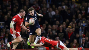 Scotland centre Jones rejects 'tempting' French move  