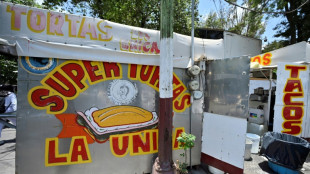 A Mexico, la "street food" garde sa saveur mais perd ses couleurs