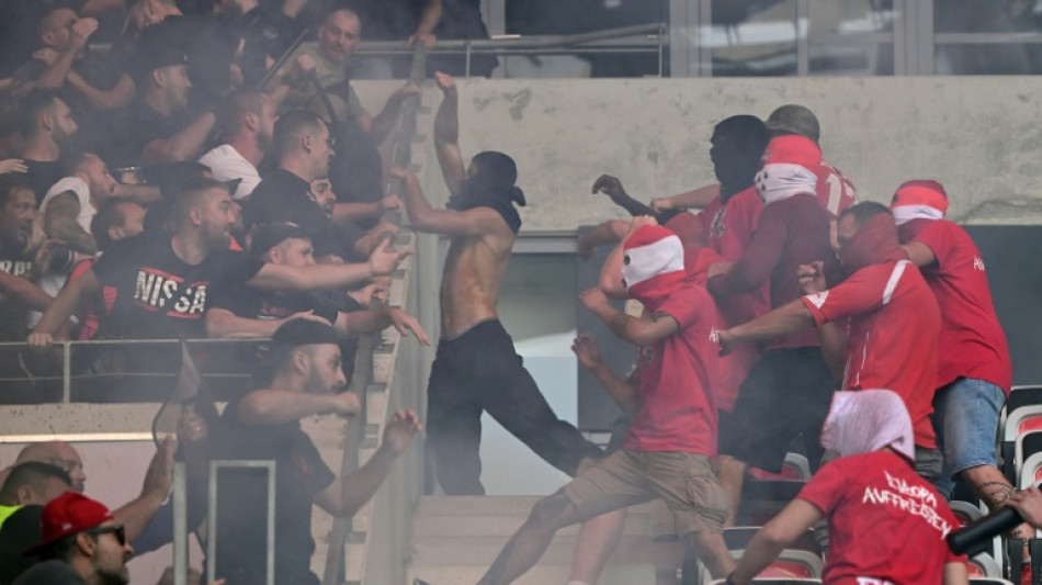 Fan bei Krawallen vor Fußballspiel in Nizza lebensgefährlich verletzt 