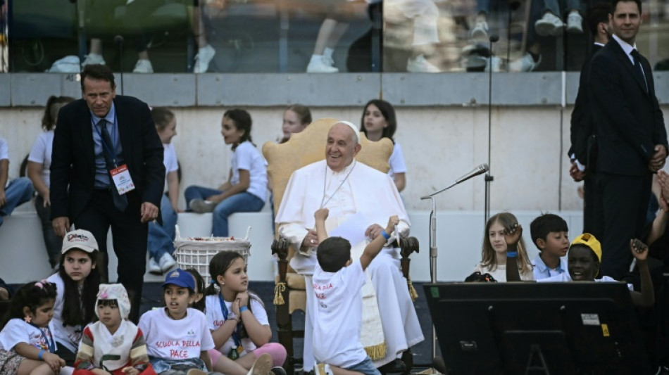 El papa da el saque inicial a la primera Jornada Mundial de los Niños