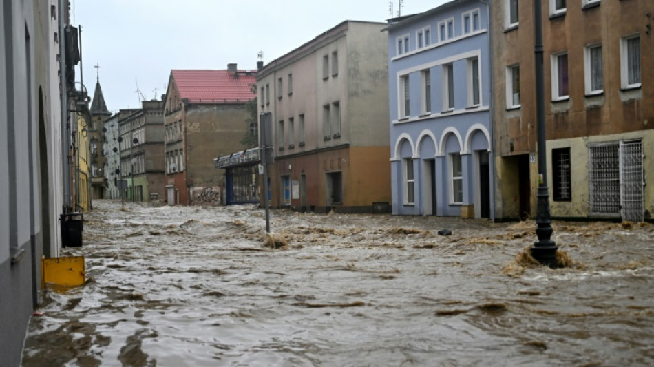 Angesichts von Hochwasser Forderungen nach mehr Anstrengungen gegen Klimawandel