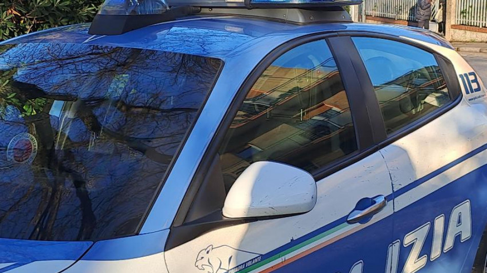 Poliziotti aggrediti durante controllo antidroga a Roma