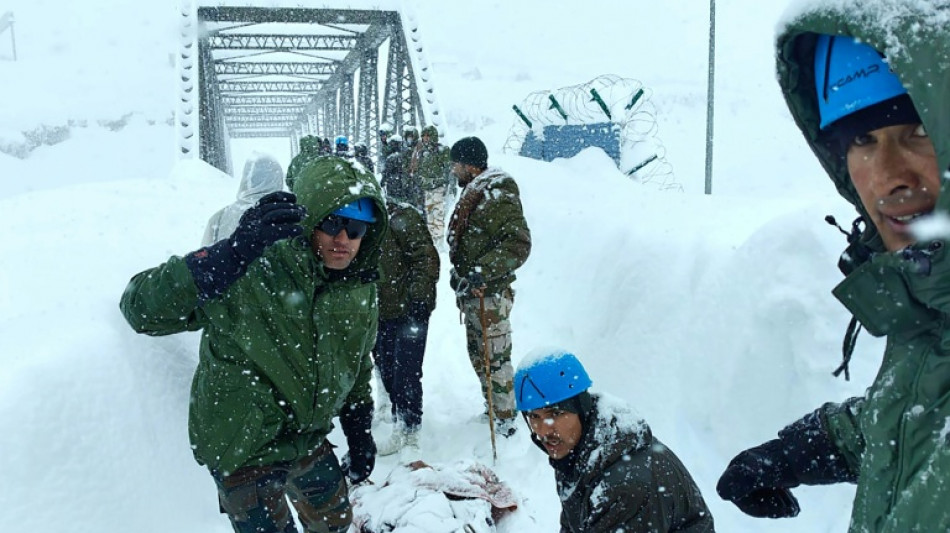 Mueren cuatro trabajadores y cinco siguen desaparecidos tras la avalancha en el Himalaya indio