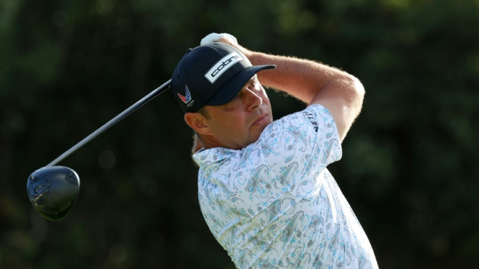 Australia's Davis grabs US PGA Tour lead at Waialae