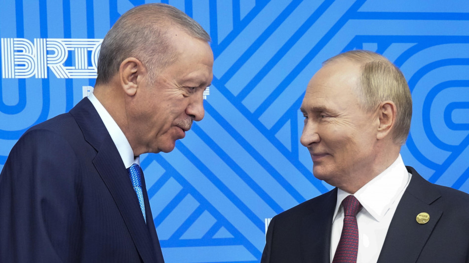 Erdogan, 'sono rimasti solo due leader nel mondo: io e Putin'