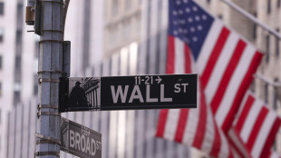 Wall Street peggiora, Dj -1,36%, Nasdaq -2,15%