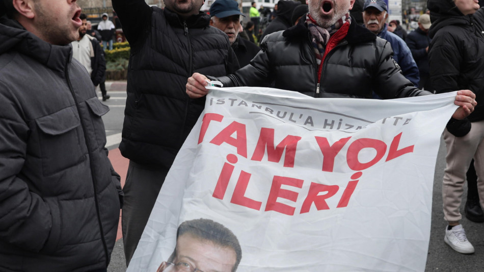 Media, sindaco di Istanbul in carcere almeno 4 giorni