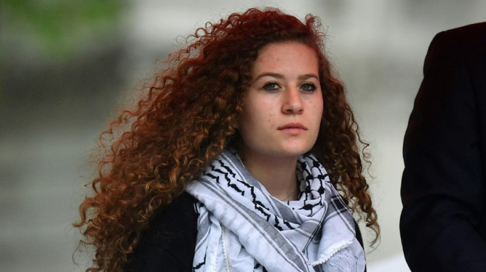 Jovem ativista palestina Ahed Tamimi detida por 'incitação ao terrorismo'