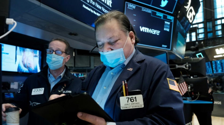 En Wall Street los valores tecnológicos golpean al Nasdaq, Dow Jones en equilibrio