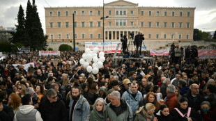 Griechisches Parlament entscheidet über neue Untersuchung zu schwerem Zugunglück