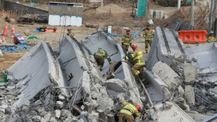 Cuatro muertos y seis heridos por el colapso de un puente en Corea del Sur