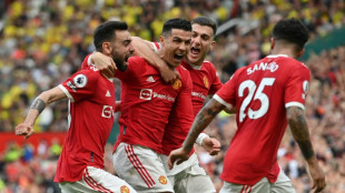 Ronaldo hat-trick saves Man Utd as Spurs, Arsenal slump to defeat