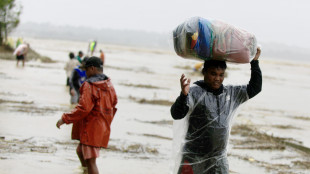 Filippine: tifone Toraji,evacuate 8000 persone in 2.500 villaggi