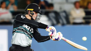 Chapman blasts New Zealand to 204 in third Pakistan T20