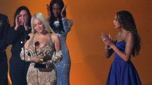 Amor a LA y mensajes políticos: los momentos claves de los Grammy