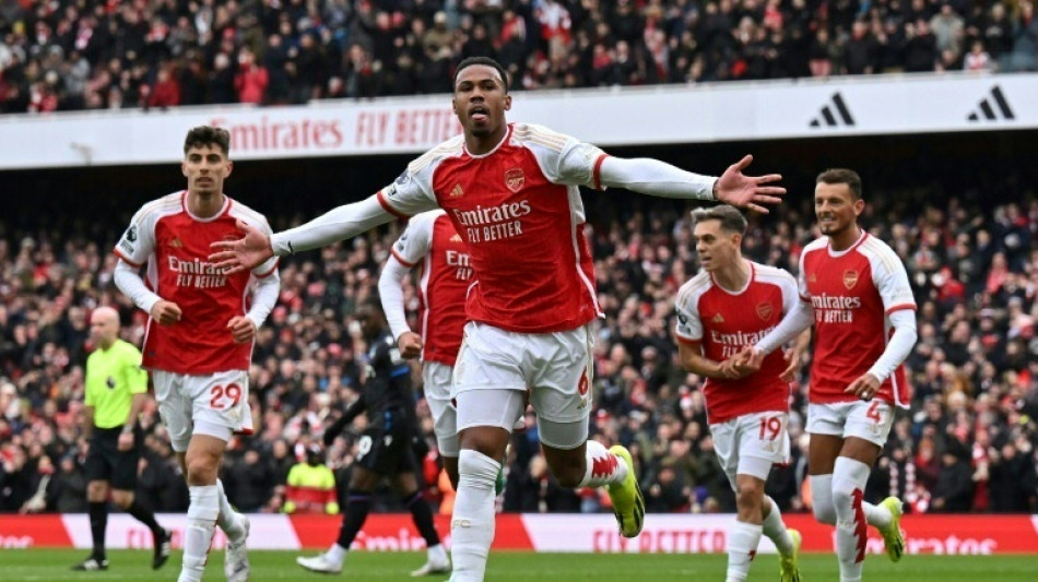 Arsenal thrash Crystal Palace to ease back to winning ways