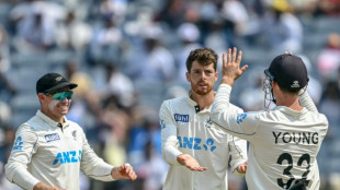 India 107-7 after Santner takes four wickets for New Zealand